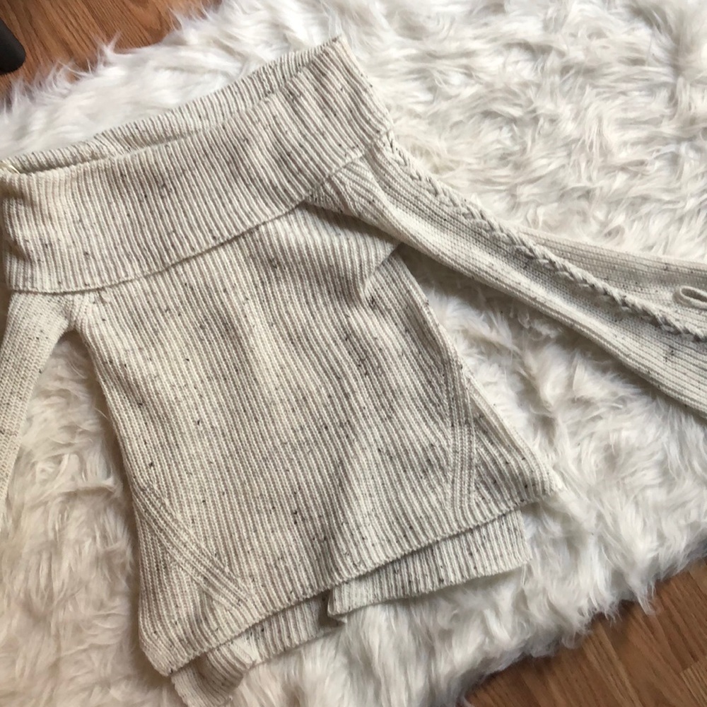 Off the shoulder lace up bell sleeves sweater